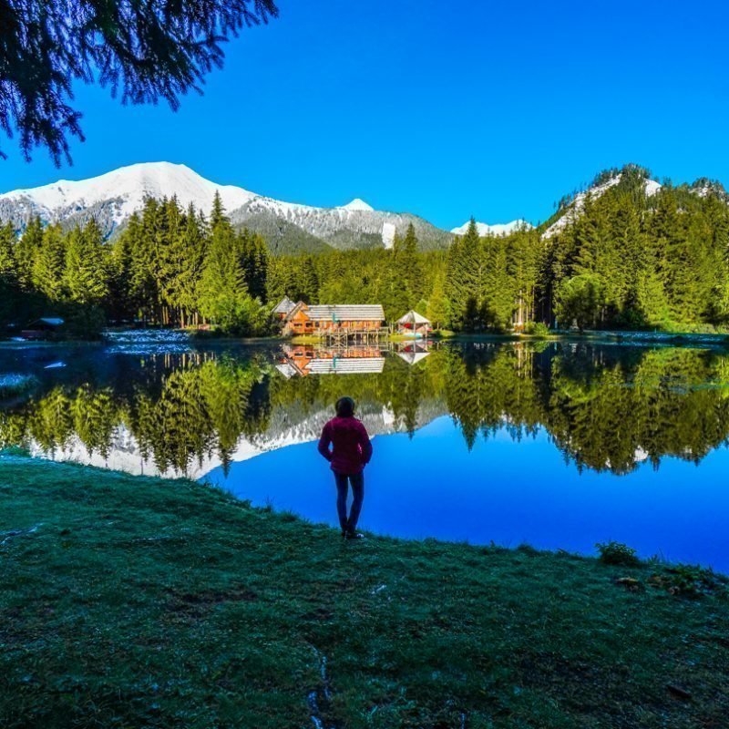 der erste Schnee in den Bergen..