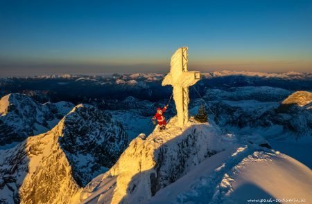 Licht ins Dunkel das Friedenslicht am Hohen Dachtstein,2995 m ©Sodamin 20