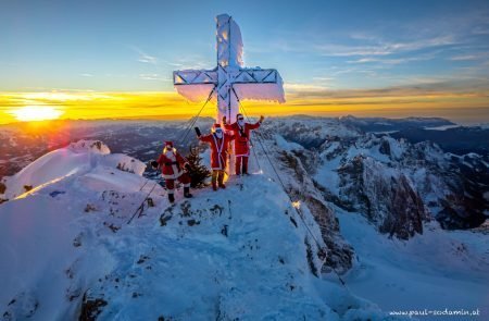 Licht ins Dunkel das Friedenslicht am Hohen Dachtstein,2995 m ©Sodamin 23