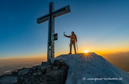 am gipfel des grossvenediger bei sonnenaufgang 11