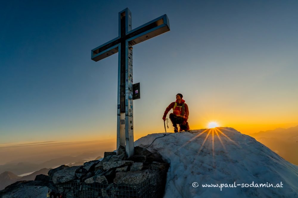 am gipfel des grossvenediger bei sonnenaufgang 12