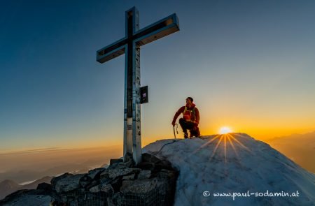 am gipfel des grossvenediger bei sonnenaufgang 12