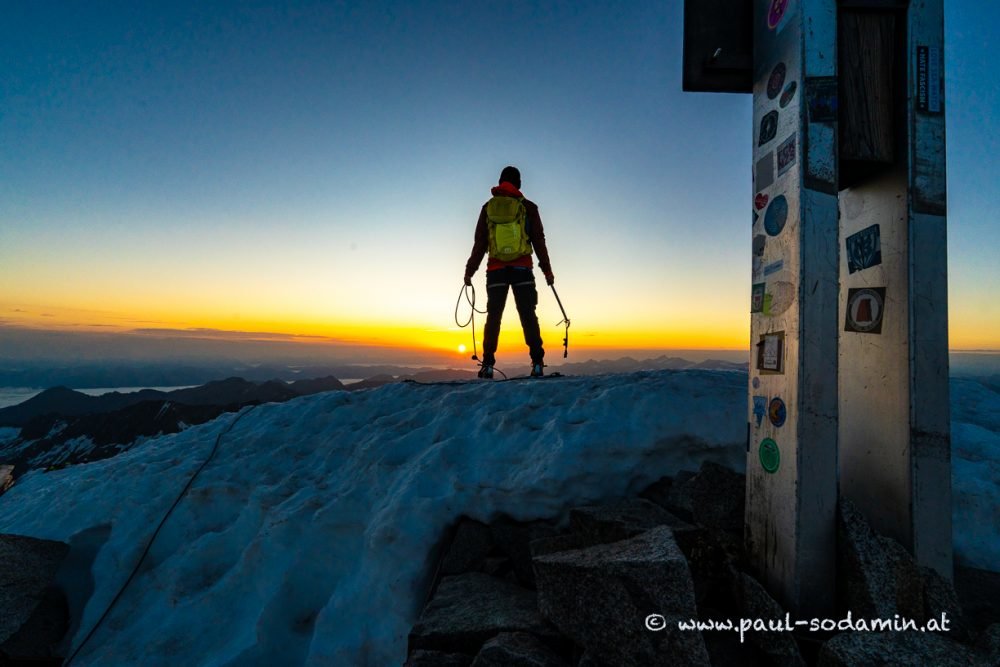 am gipfel des grossvenediger bei sonnenaufgang 4