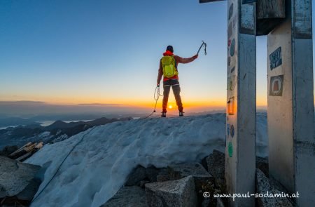 am gipfel des grossvenediger bei sonnenaufgang 5