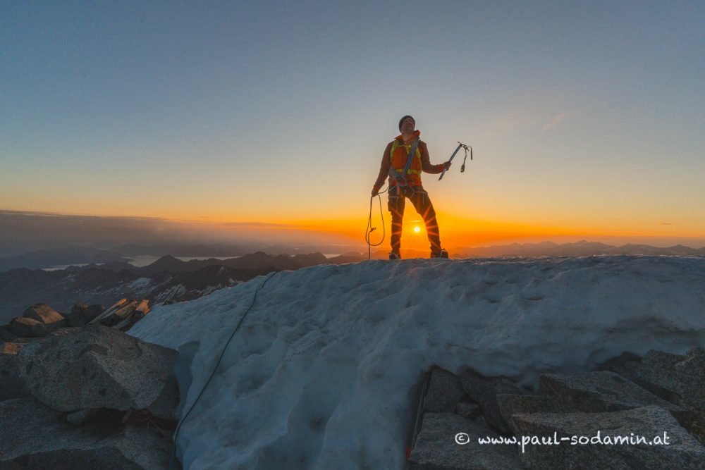 am gipfel des grossvenediger bei sonnenaufgang 8