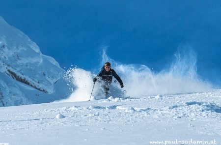 <img src="https://www.paul-sodamin.at/Pulverschnee/Dachstein-mit-Pulver Paul .jpg" alt="Pulverschnee" />