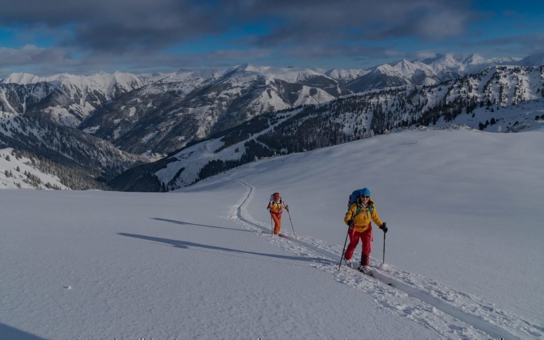 Von der Piste ins Gelände – Skitourenkurse für Einsteiger im Nationalpark Gesäuse