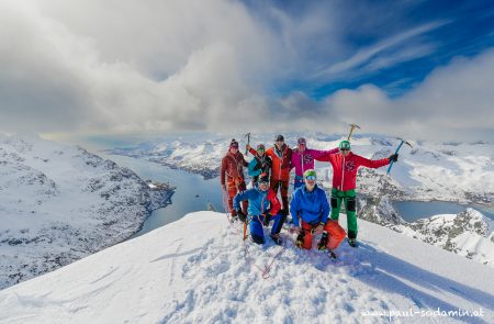 Geitgaljetind 1084m, Lofoten, Norway 17