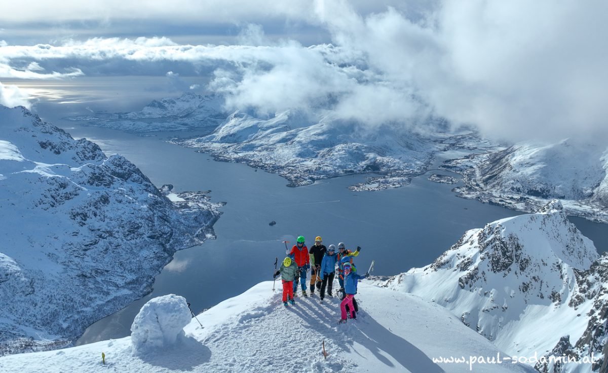 Geitgaljetind 1084m, Lofoten, Norway