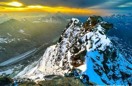 Großglockner 3798 m bei Sonnenaufgang am Gipfel, Top in Austria© Sodamin 6