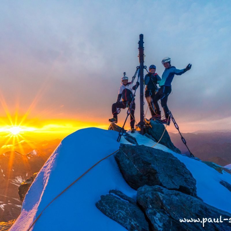 Großglockner 3798 m bei Sonnenaufgang am Gipfel,©Sodamin Paul , Top in Austria