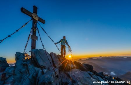 grossglockner am gipfel bei sonnenaufgang photo by sodamin paul 51
