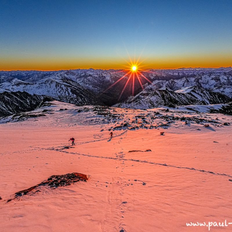 Großglockner 3798 m, bei Sonnenaufgang unterwegs