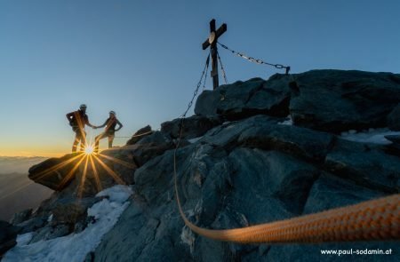 Großglockner bei Sonnenuntergang am Gipfel 13