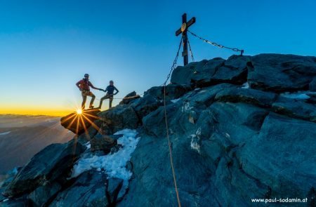 Großglockner bei Sonnenuntergang am Gipfel 15