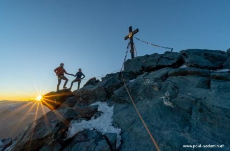 Großglockner bei Sonnenuntergang am Gipfel 16