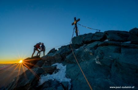 Großglockner bei Sonnenuntergang am Gipfel 17