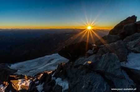 Großglockner bei Sonnenuntergang am Gipfel 18