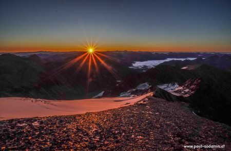 Großglockner bei Sonnenuntergang am Gipfel 19