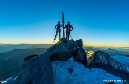 Großglockner bei Sonnenuntergang am Gipfel 8