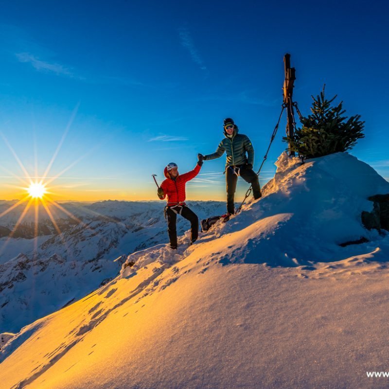 Mit einem steirischen Christbaum und mit dem Friedenslicht auf dem Großglockner 3798 m