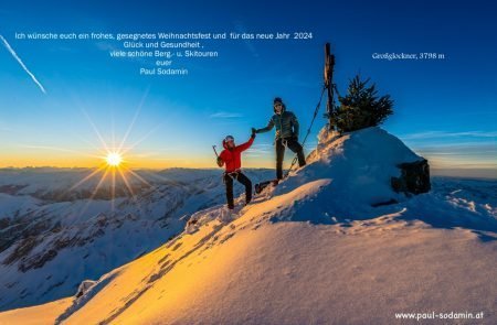 Großglockner mit dem Weihnachtsbaum und Friedenslicht © Sodamin Paul Weinachtspost