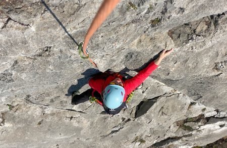 Klettern in der warmen Sonne mit Tochter Fabienne