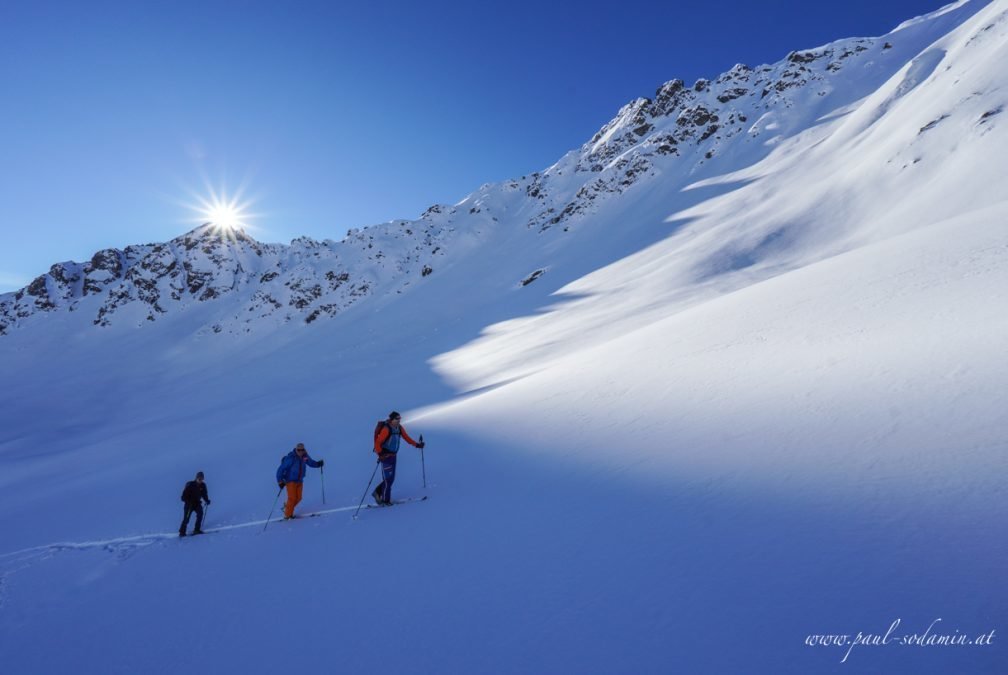 Von der Piste ins Gelände – Skitourenkurse für Einsteiger