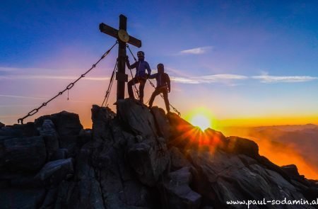 Sonnenaufgang am Großglocknergipfel © Sodamin 3