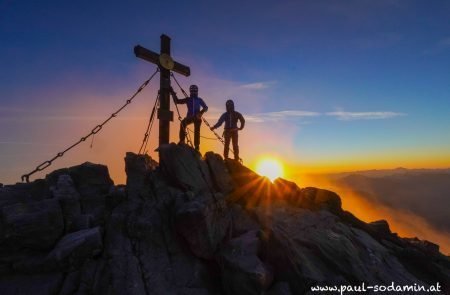 Sonnenaufgang am Großglocknergipfel © Sodamin 5