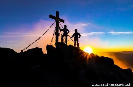 Sonnenaufgang am Großglocknergipfel © Sodamin 6