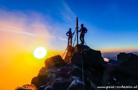 Sonnenaufgang am Großglocknergipfel © Sodamin 7