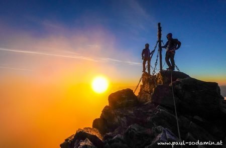 Sonnenaufgang am Großglocknergipfel © Sodamin 8