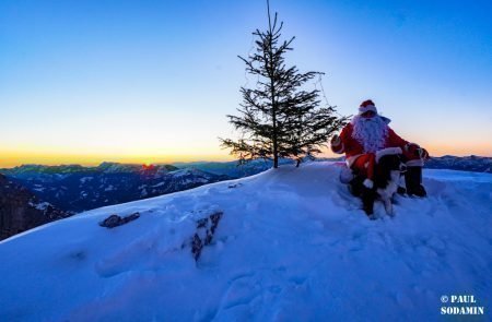 Sparafeld Weihnachtsmann in den Bergen unterwegs 3