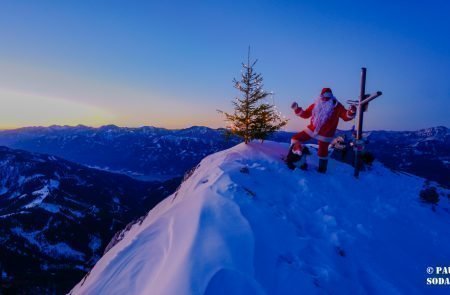 Sparafeld Weihnachtsmann in den Bergen unterwegs 4 Kopie