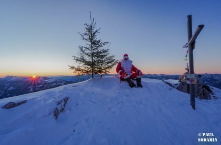 Sparafeld Weihnachtsmann in den Bergen unterwegs 5