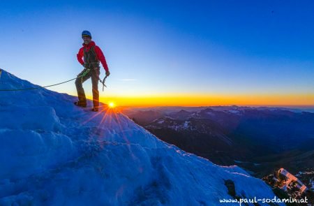 top of austria grossglockner3798 m bei sonnenaufgang. 16
