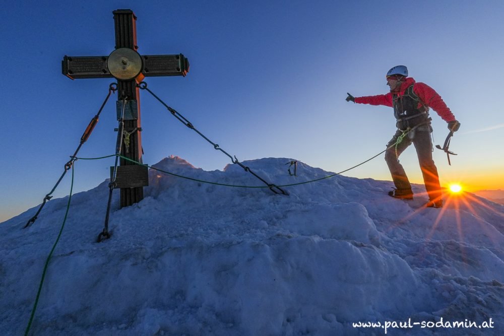 top of austria grossglockner3798 m bei sonnenaufgang. 17