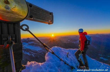 top of austria grossglockner3798 m bei sonnenaufgang. 22