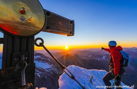 top of austria grossglockner3798 m bei sonnenaufgang. 24