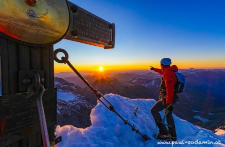 top of austria grossglockner3798 m bei sonnenaufgang. 25