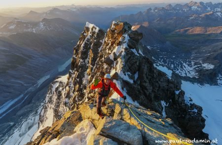 top of austria grossglockner3798 m bei sonnenaufgang. 26