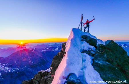 top of austria grossglockner3798 m bei sonnenaufgang. 7