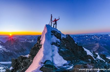 top of austria grossglockner3798 m bei sonnenaufgang. 8